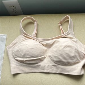 Shapermint Everyday Comfort Straps Wireless Shaping Bra. NWT